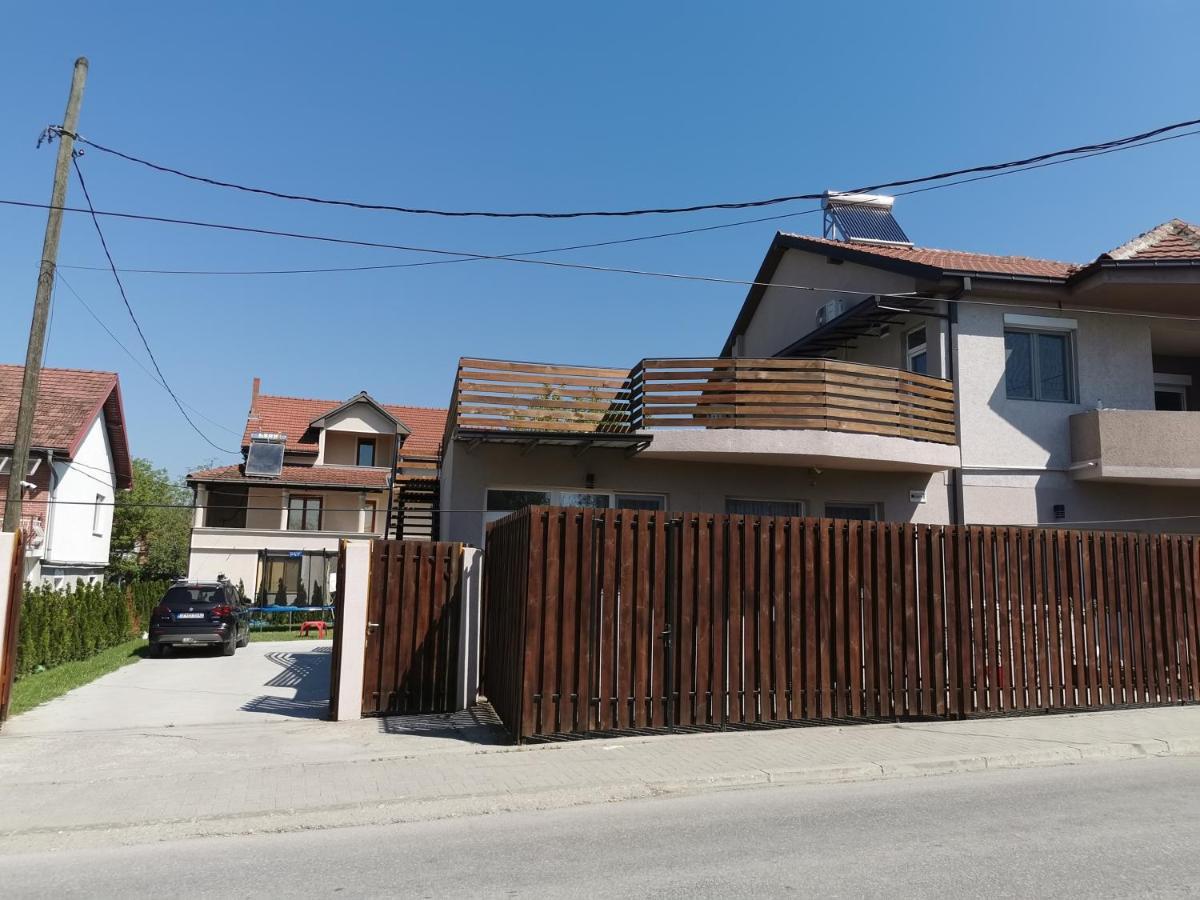 Crown Apartments 斯科普里 外观 照片