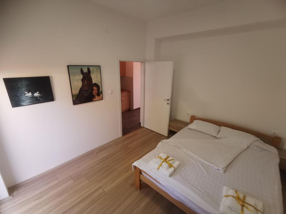 Crown Apartments 斯科普里 外观 照片