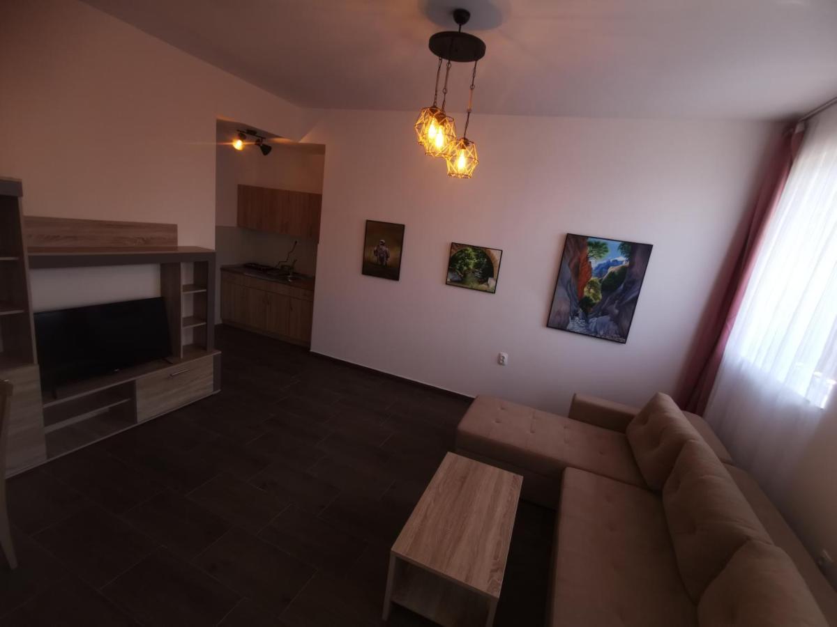 Crown Apartments 斯科普里 外观 照片